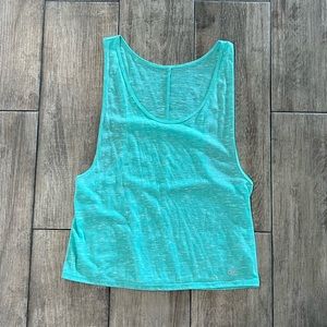 Alo Yoga muscle tank size small. A simple statement silhouette.